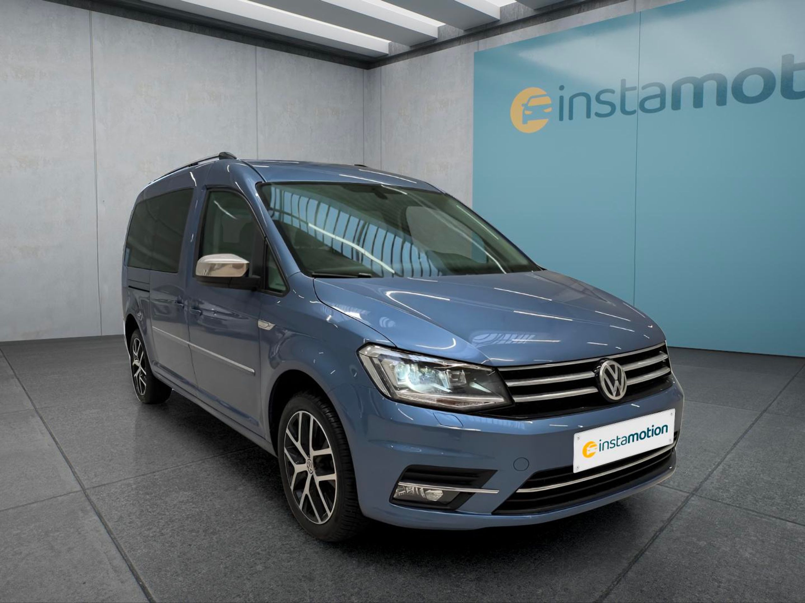 VW Caddy vorne