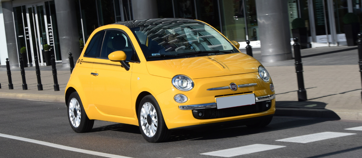 Fiat 500 in der Stadt – Stadtszene